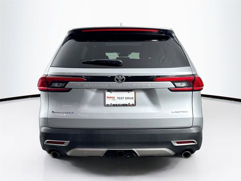 Used 2024 Toyota Grand Highlander AWD Hybrid image 13