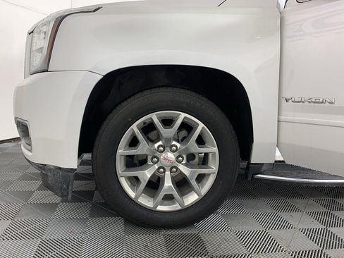 Used 2018 GMC Yukon SLT image 12
