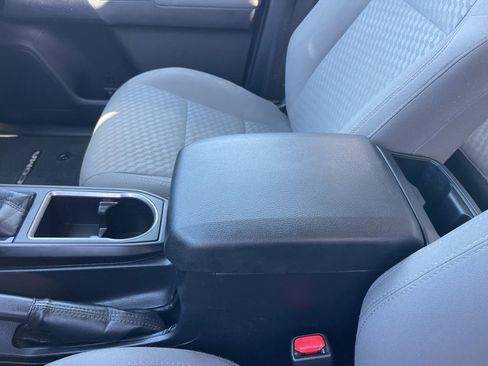 Used 2022 Toyota Tacoma SR image 14