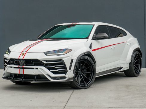 Used 2021 Lamborghini Urus AWD/4WD image 3