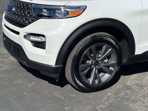 Certified 2024 Ford Explorer XLT w/ Equipment Group 202A AWD/4WD image 9