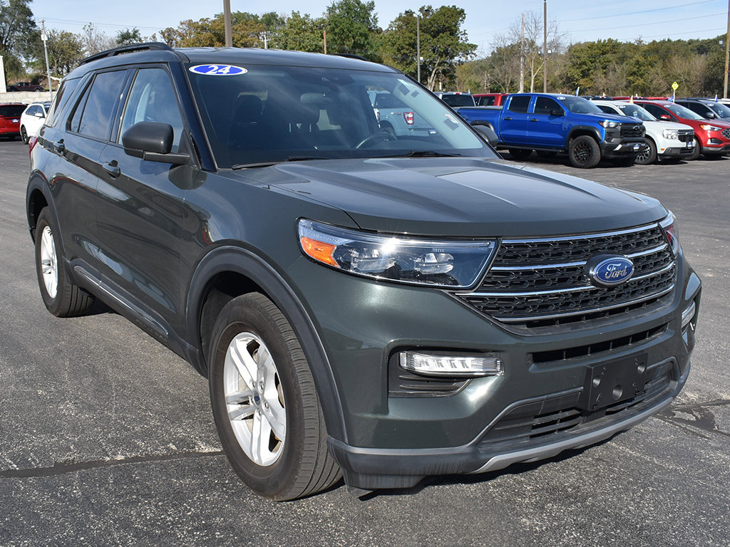 Certified 2024 Ford Explorer XLT w/ Equipment Group 202A AWD/4WD image 12