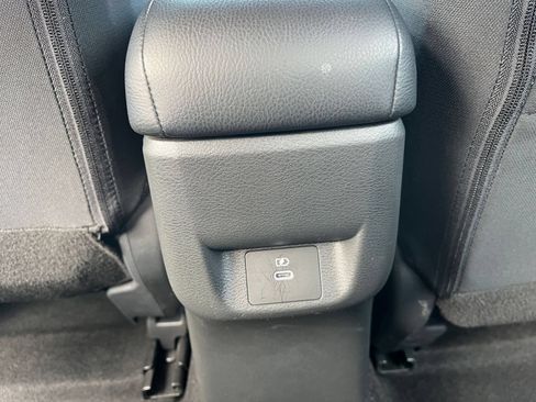 Used 2025 Nissan Versa SV FWD image 22