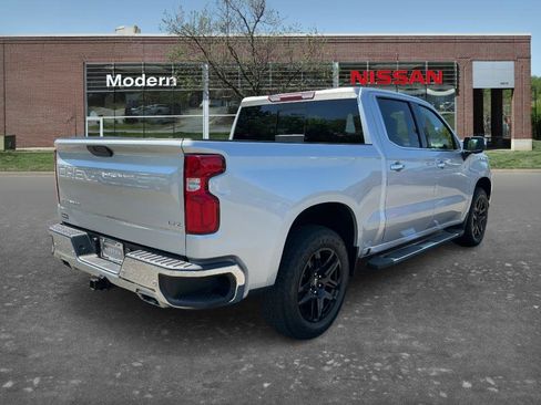 Used 2021 Chevrolet Silverado 1500 LTZ w/ Z71 Off-Road Package AWD/4WD image 4