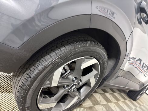 Used 2025 Hyundai Venue SEL FWD image 31