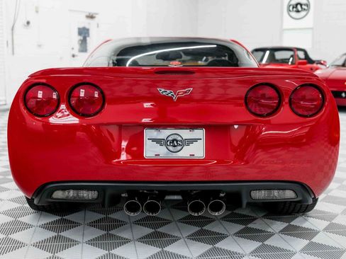 Used 2009 Chevrolet Corvette Coupe w/ Z51 Performance Package RWD image 8