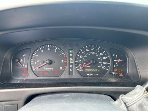Used 2000 Toyota Sienna LE FWD image 8