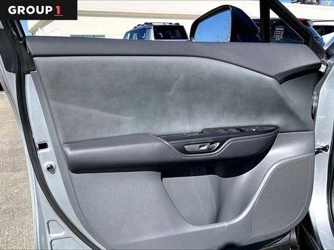 Used 2025 Lexus RZ 300e image 19