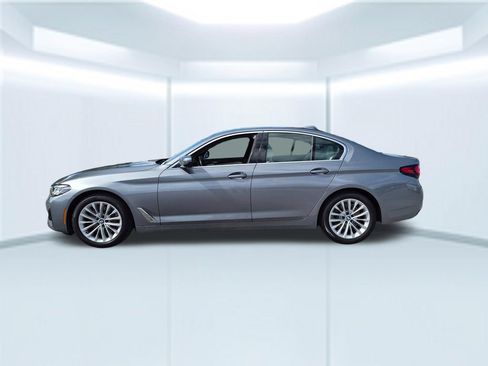 Used 2023 BMW 530i w/ Premium Package RWD image 2