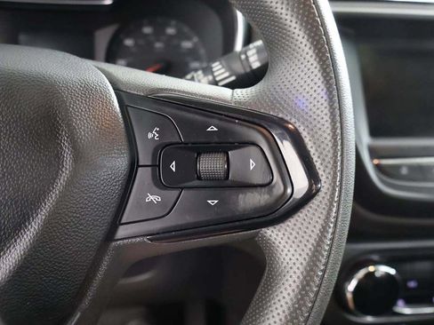 Used 2022 Chevrolet TrailBlazer LT w/ Confidence II Package FWD image 41