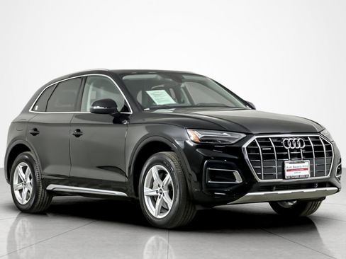 Used 2023 Audi Q5 2.0T Premium w/ Convenience Package image 7