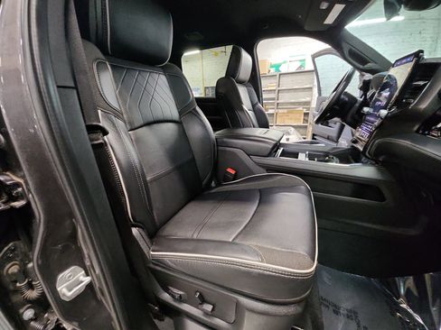 Used 2025 RAM 3500 Limited image 25