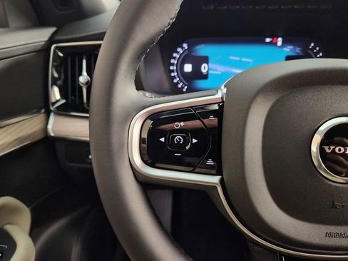 New 2026 Volvo XC90 B5 Plus w/ Protection Package Premier image 28