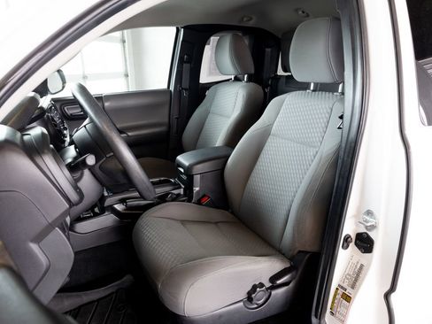 Used 2023 Toyota Tacoma SR AWD/4WD image 9