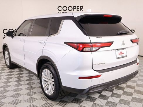Used 2023 Mitsubishi Outlander ES image 22