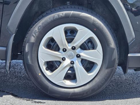 Used 2020 Toyota RAV4 LE w/ All Weather Liner Package AWD/4WD image 30