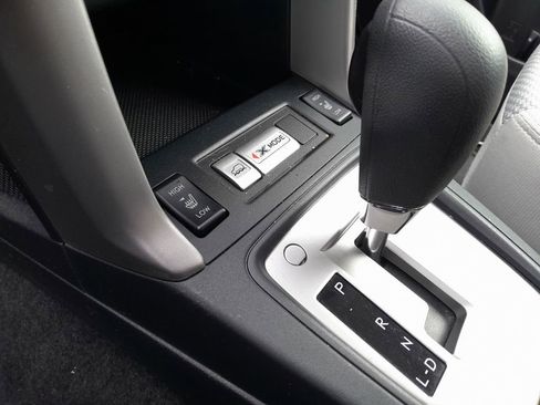 Used 2018 Subaru Forester 2.5i Premium w/ All-Weather Package image 26