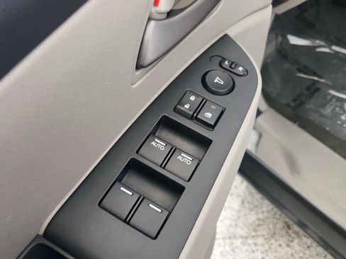 Used 2012 Honda Odyssey EX image 20