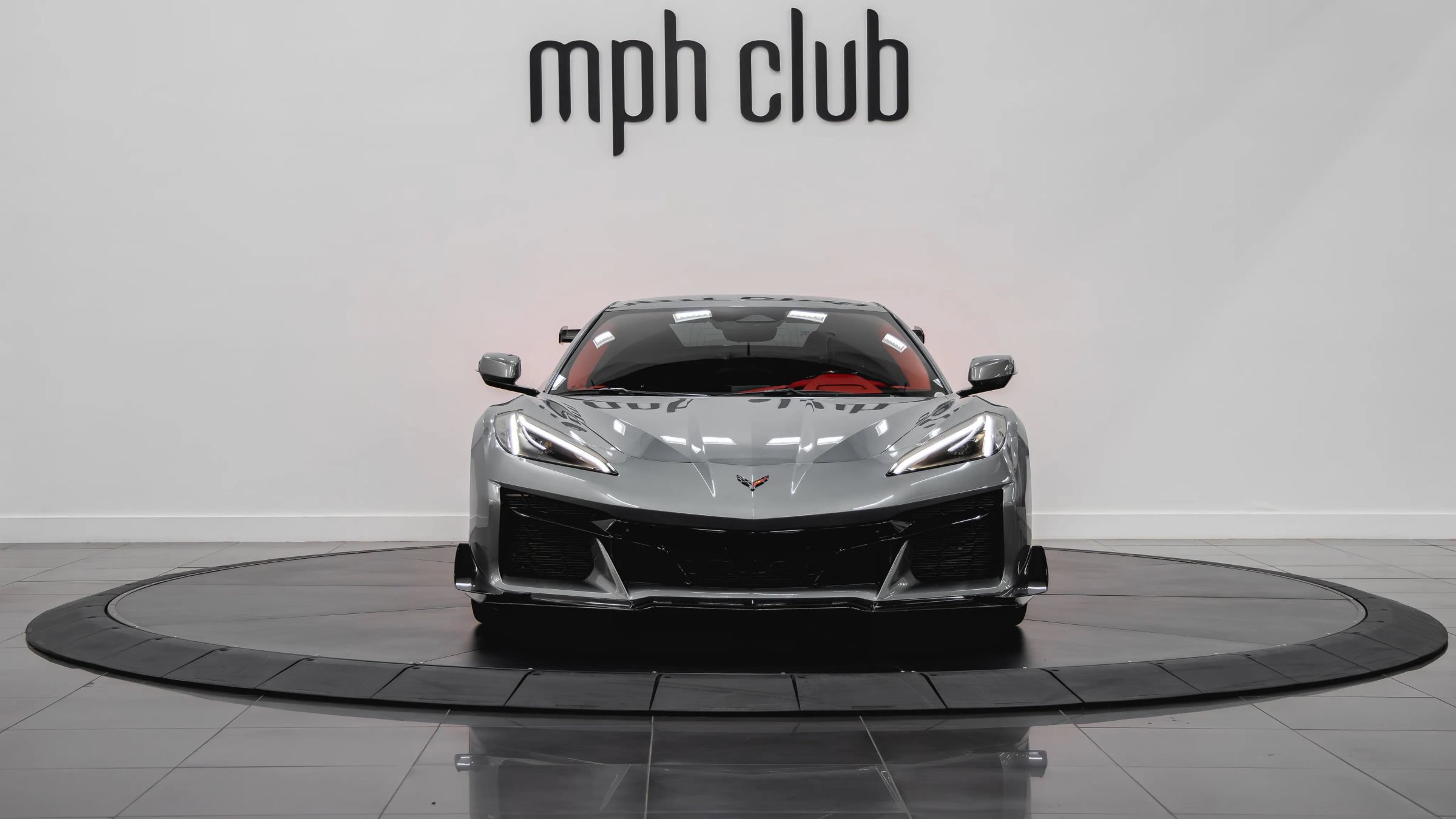 Used 2024 Chevrolet Corvette Z06 w/ Z07 Performance Package RWD image 3
