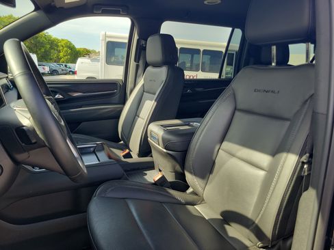 Used 2024 GMC Yukon XL Denali AWD/4WD image 12