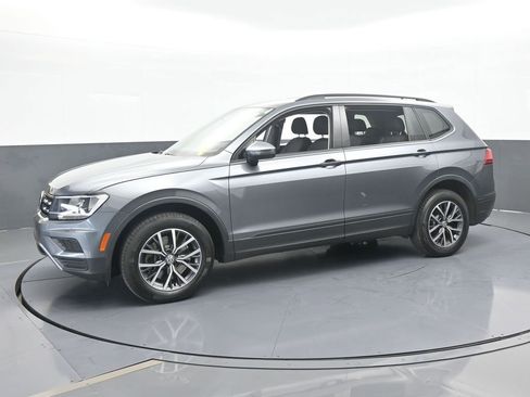 Used 2021 Volkswagen Tiguan S image 2
