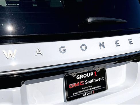Used 2023 Jeep Wagoneer Series III w/ Premium Group I image 30