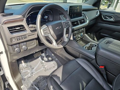 Used 2023 Chevrolet Tahoe Z71 w/ Luxury Package AWD/4WD image 22