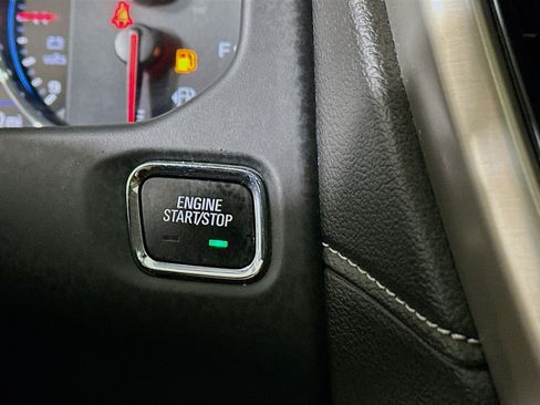 Used 2023 GMC Acadia Denali w/ Denali Technology Package FWD image 20