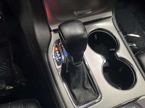 Used 2019 Jeep Grand Cherokee Limited AWD/4WD image 19