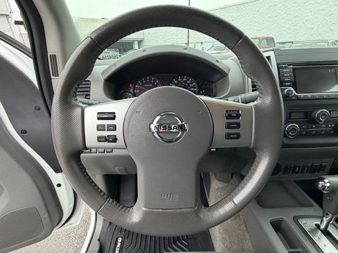 Used 2018 Nissan Frontier SV w/ Value Truck Package RWD image 15
