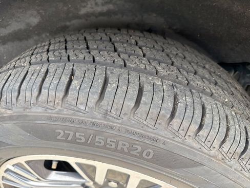 Used 2024 Jeep Wagoneer Series II w/ Flexible Seating Group image 5