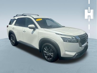 Used 2023 Nissan Pathfinder SV
