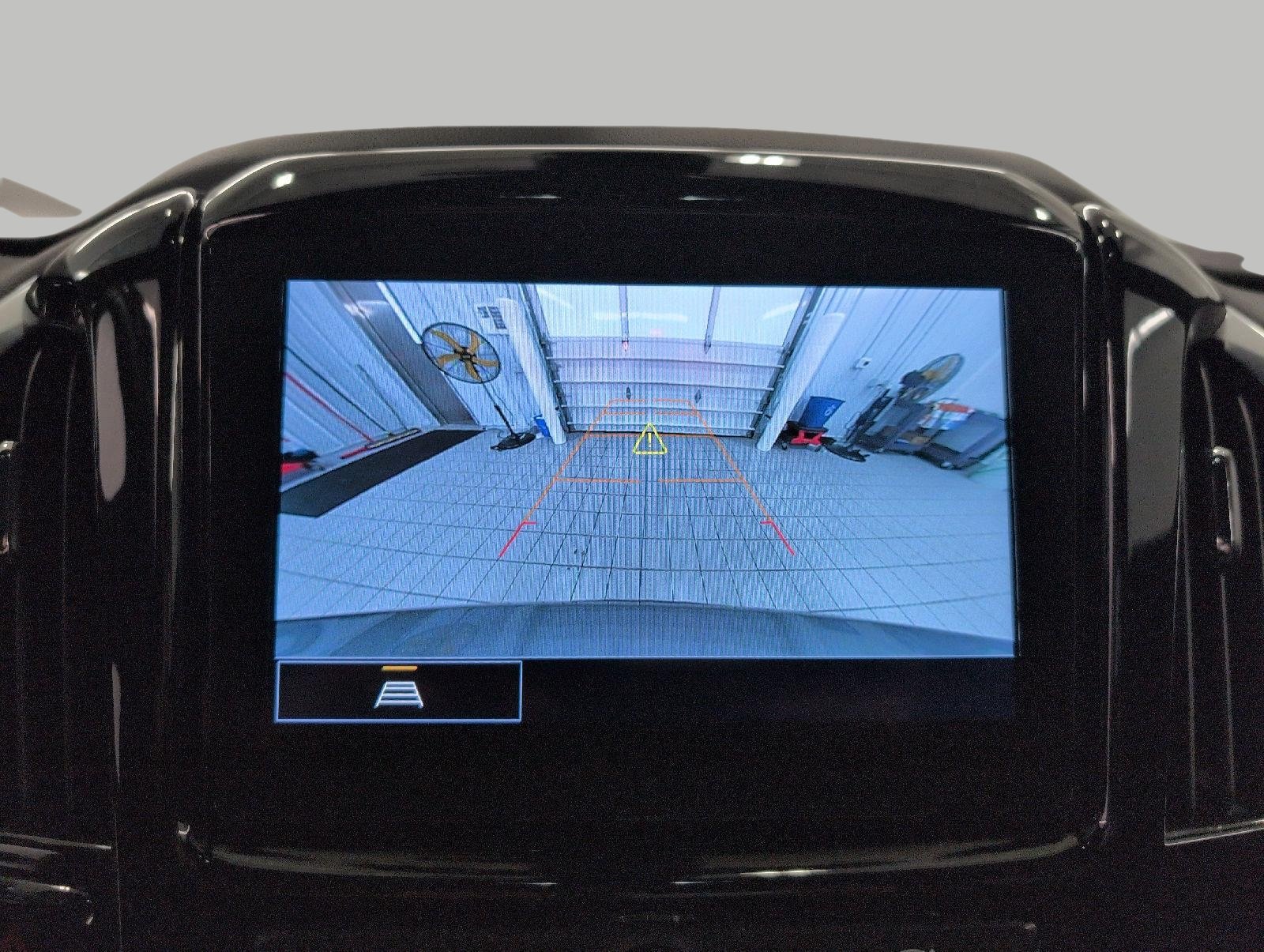 Used 2023 Chevrolet Traverse LT FWD image 14