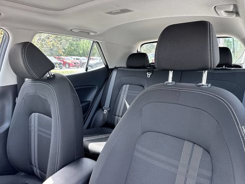Used 2023 Hyundai Venue SEL w/ Cargo Package FWD image 40