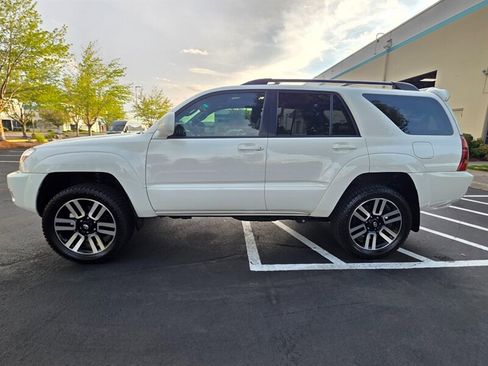 Used 2005 Toyota 4Runner Limited image 3