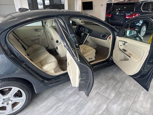 Used 2012 Volvo S60 T5 w/ Climate Pkg image 14