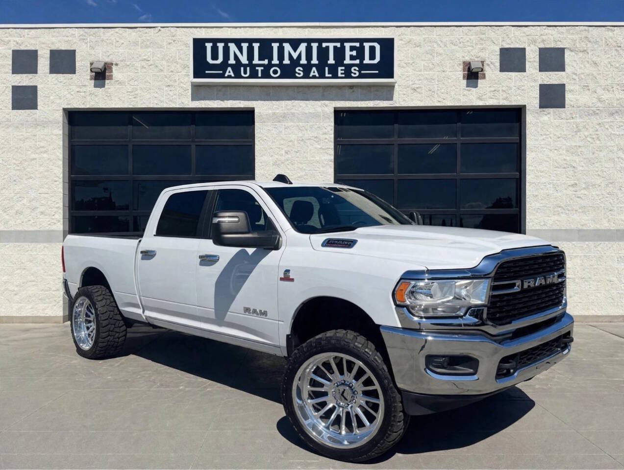 Used 2023 RAM 2500 Big Horn w/ Cold Weather Group AWD/4WD image 1