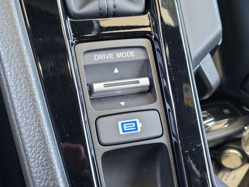 Used 2025 Honda Accord Sport image 16