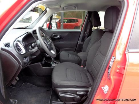 Used 2018 Jeep Renegade Latitude image 10
