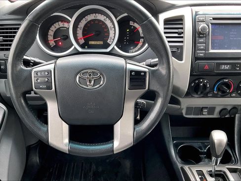 Used 2013 Toyota Tacoma PreRunner image 8