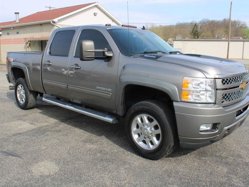 Used 2013 Chevrolet Silverado 3500 LT w/ Interior Plus Package image 7