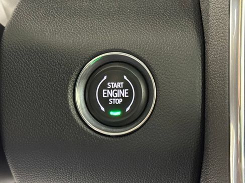 Certified 2025 GMC Acadia Denali w/ Super Cruise Package AWD/4WD image 27