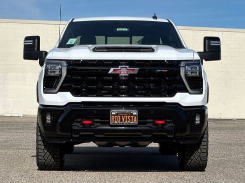 New 2026 Chevrolet Silverado 2500 ZR2 image 9