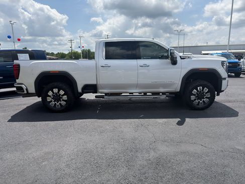 Used 2024 GMC Sierra 2500 Denali w/ Denali Reserve Package AWD/4WD image 4