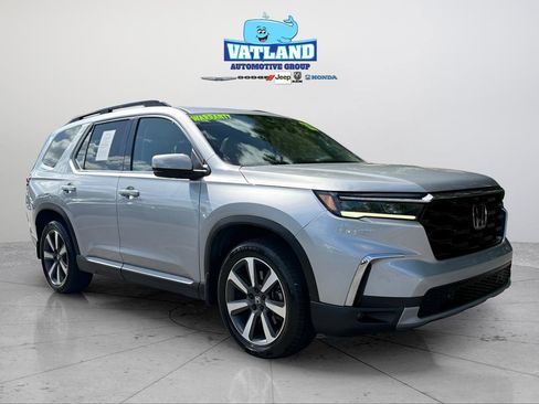 Certified 2023 Honda Pilot Touring image 7