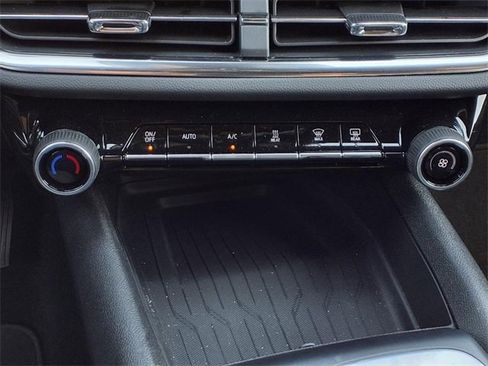 Used 2025 Chevrolet Equinox EV LT image 15