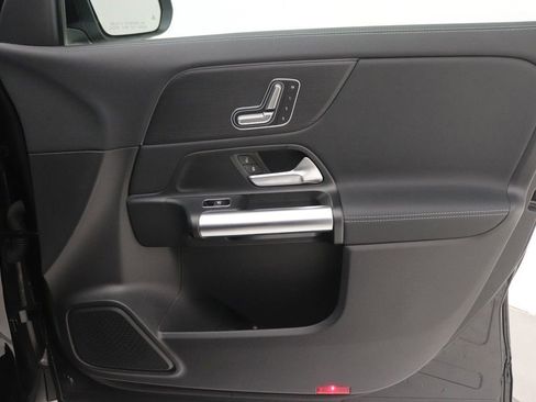 Certified 2025 Mercedes-Benz GLA 250 image 24