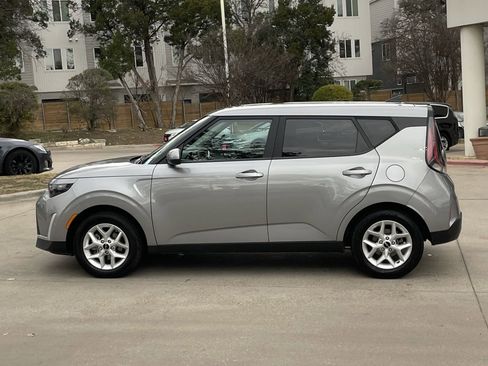 Used 2024 Kia Soul LX w/ Option Group 015 image 3
