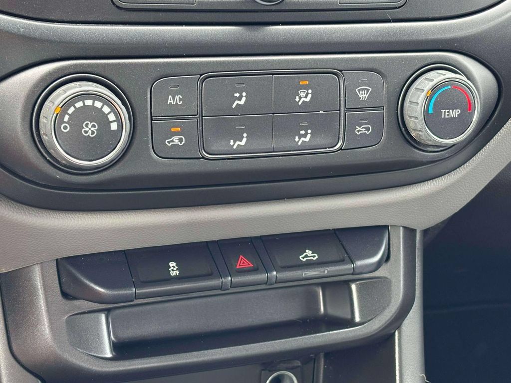 Used 2022 Chevrolet Colorado W/T w/ WT Convenience Package AWD/4WD image 14