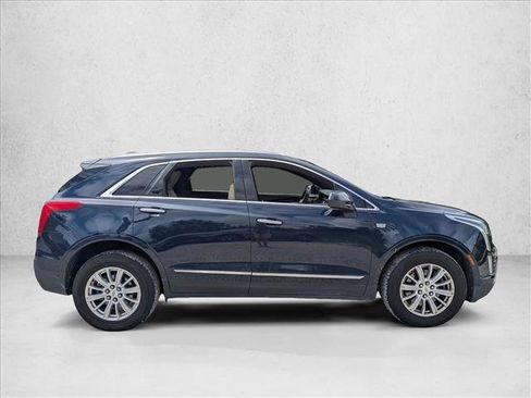 Used 2017 Cadillac XT5 FWD image 4